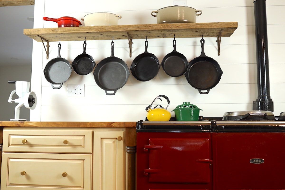 simple farmhouse shelf
