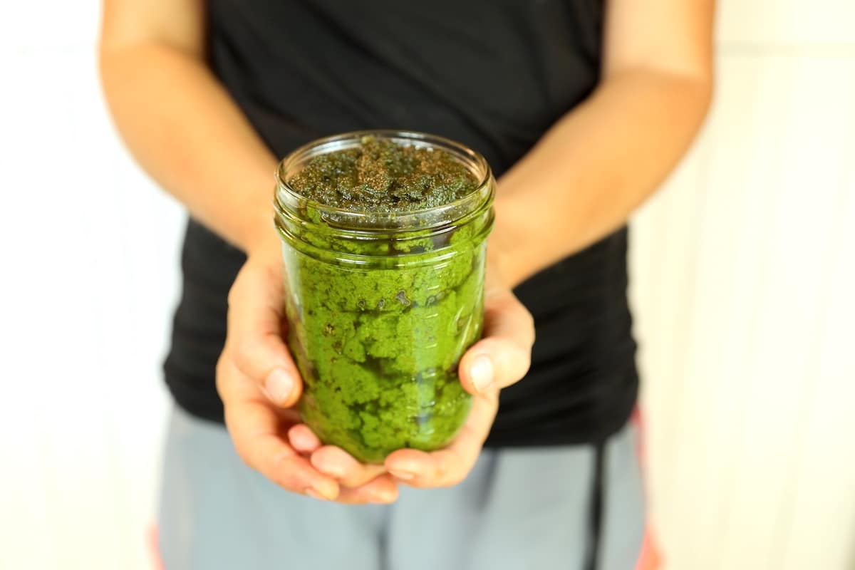 5minute homemade pesto